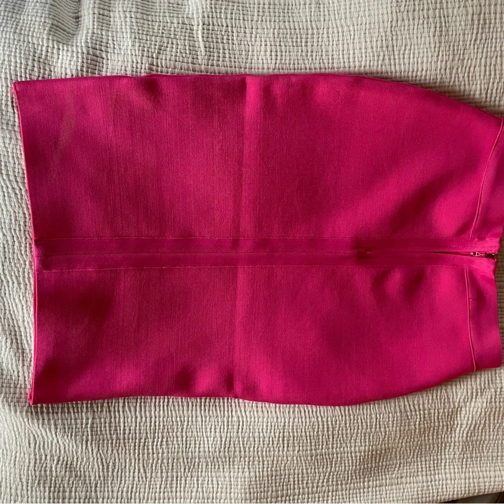 Hot Pink! Stretch Body-Con Skirt, Knee-Length - Picture 6 of 7